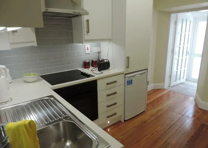 Apartment 11 Malin Street, Noreens Place