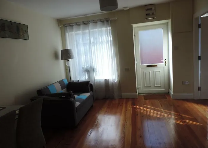 11 Malin Street, Noreens Place Carndonagh