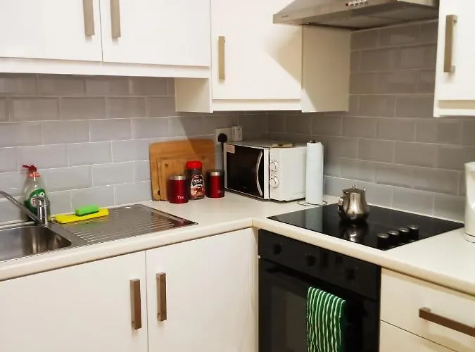 11 Malin Street, Noreens Place Apartment *